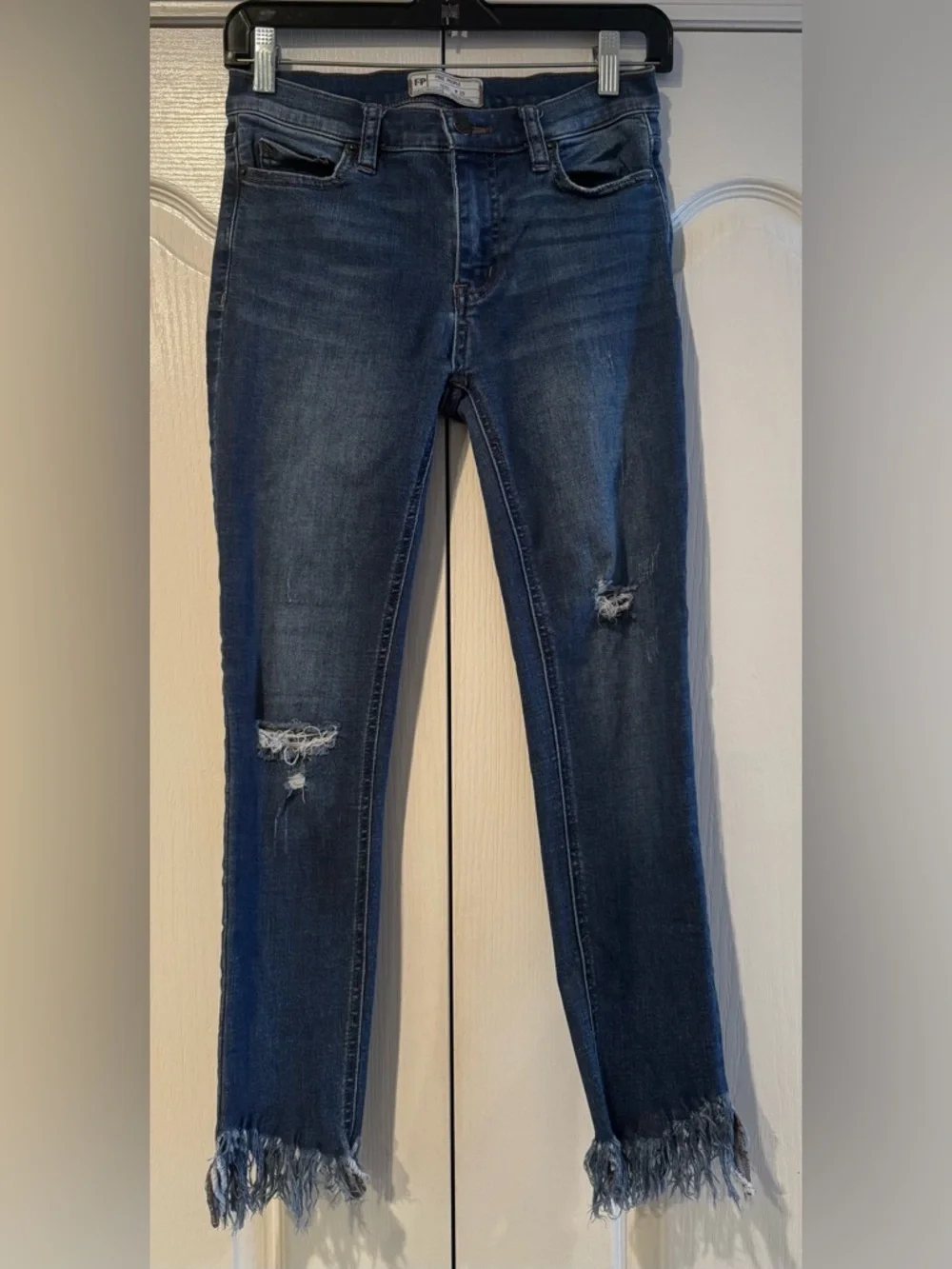 Free People Medium Wash Distressed Skinny Jeans with Fringe Hem - Size 25
